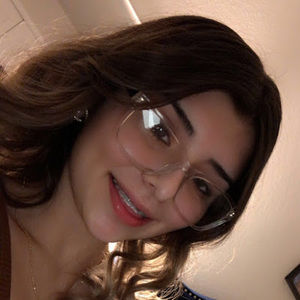 Meet your Posher, Daniela